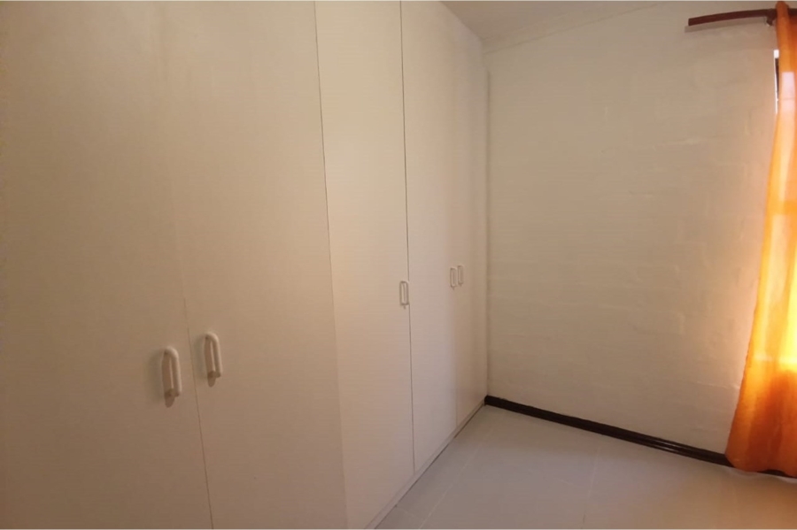 To Let 2 Bedroom Property for Rent in Parklands Western Cape